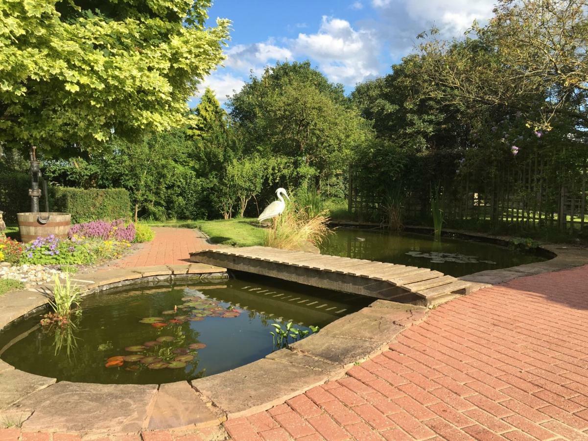 Maesbury Riverside オスウェストリー エクステリア 写真