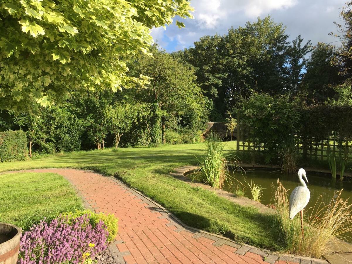 Maesbury Riverside オスウェストリー エクステリア 写真