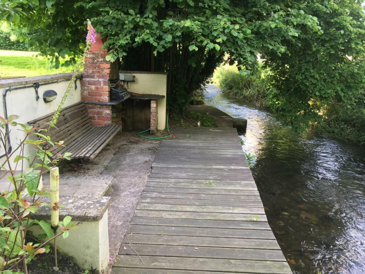 Maesbury Riverside オスウェストリー エクステリア 写真